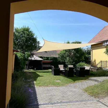Malom-to Vendeghaz Guest house *