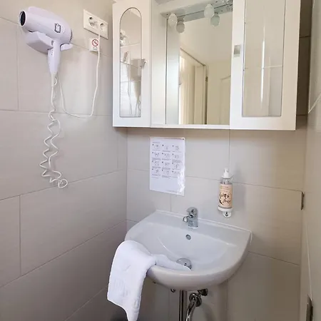 Malom-to Vendeghaz 4* Tapolca