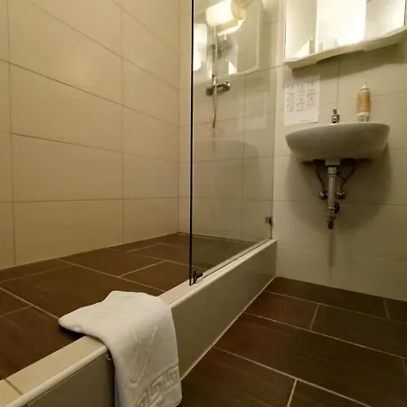 Malom-to Vendeghaz Gasthof 4*