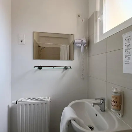 Malom-to Vendeghaz Gasthof