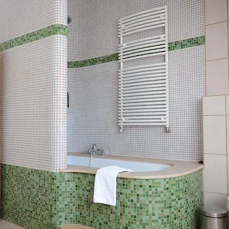 Malom-to Vendeghaz 4* Tapolca