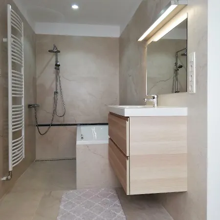 Malom-to Vendeghaz Gasthof