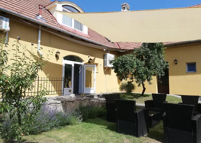 Malom-to Vendeghaz 4* Tapolca
